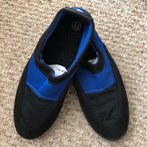 typhoon lagoon water shoes